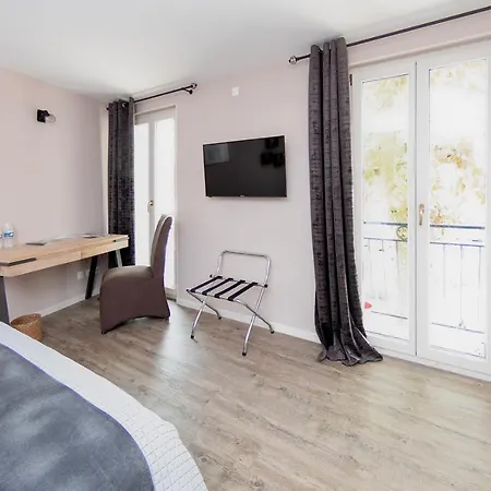 Le Relais De La Poste Отель 3*