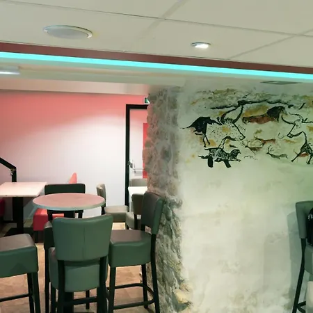 Отель Le Relais De La Poste Гурдон-ан-Керси