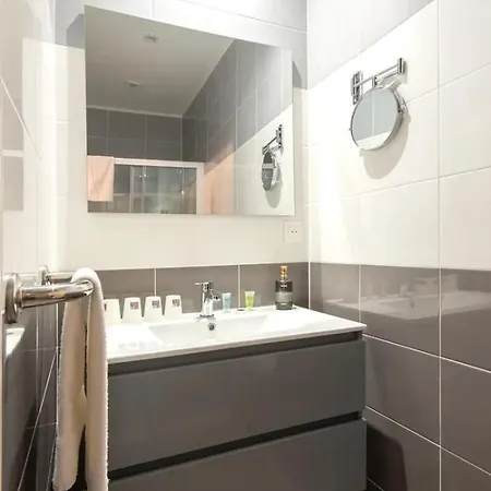 Le Relais De La Poste 3* Гурдон-ан-Керси