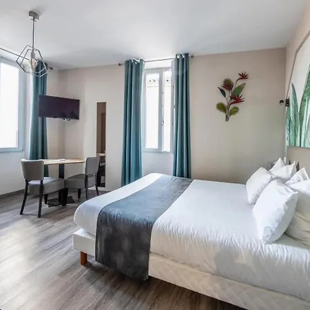 Hotel L’ Escale De La Poste 3*