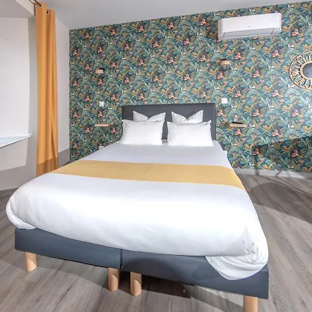 Le Relais De La Poste 3* Гурдон-ан-Керси