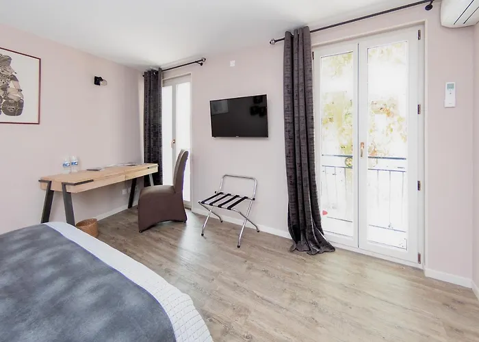 Le Relais De La Poste Hotel 3*